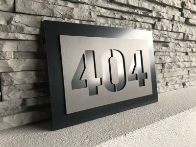Moderní číslo popisné na dům, plot, vchod v provedení Antracit a šedá Home Deco