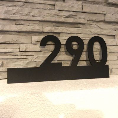Moderní číslo popisné na dům, plot, vchod černém provedení
