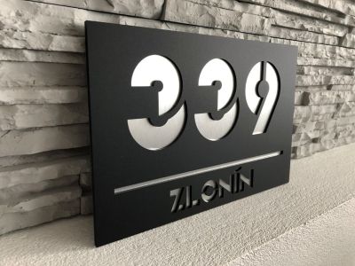 Moderní číslo popisné na dům, plot, vchod v provedení ALU dekor a plexi Home Deco