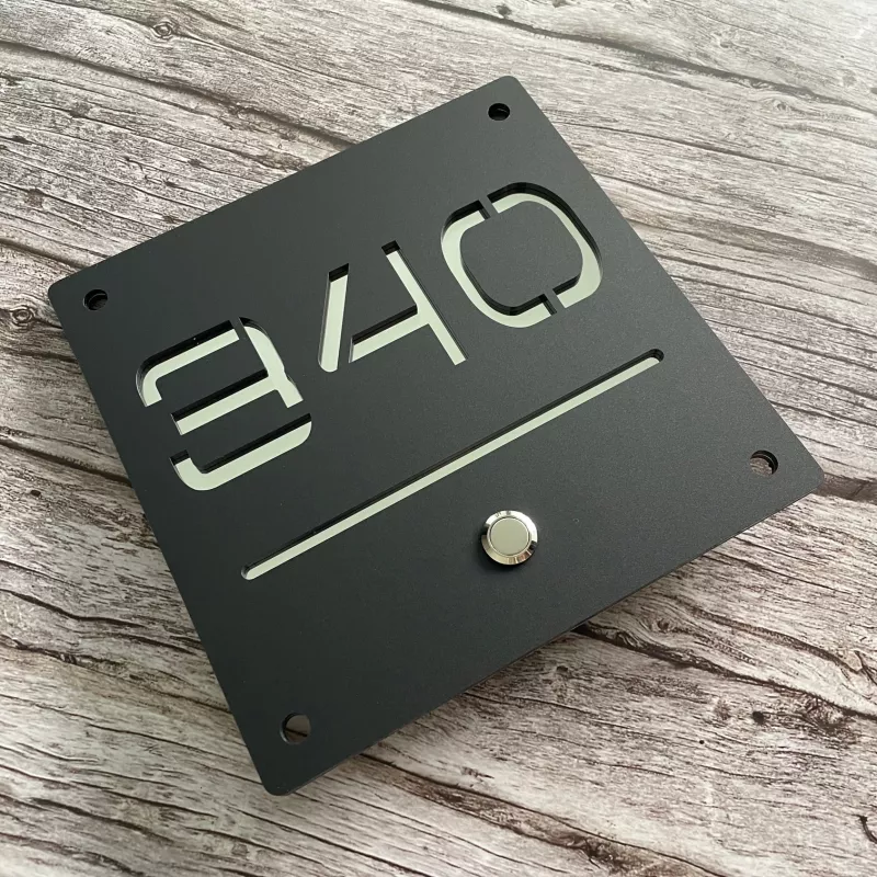 Číslo popisné - Square se zvonkovým tlačítkem Home Deco