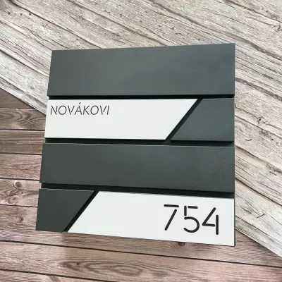 Poštovní schránka s vlastním jménem a číslem – antracitová