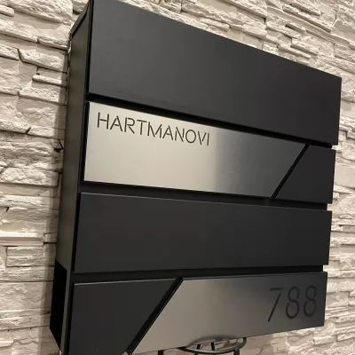 Poštovní schránka s vlastním jménem a číslem Typ2 – antracitová